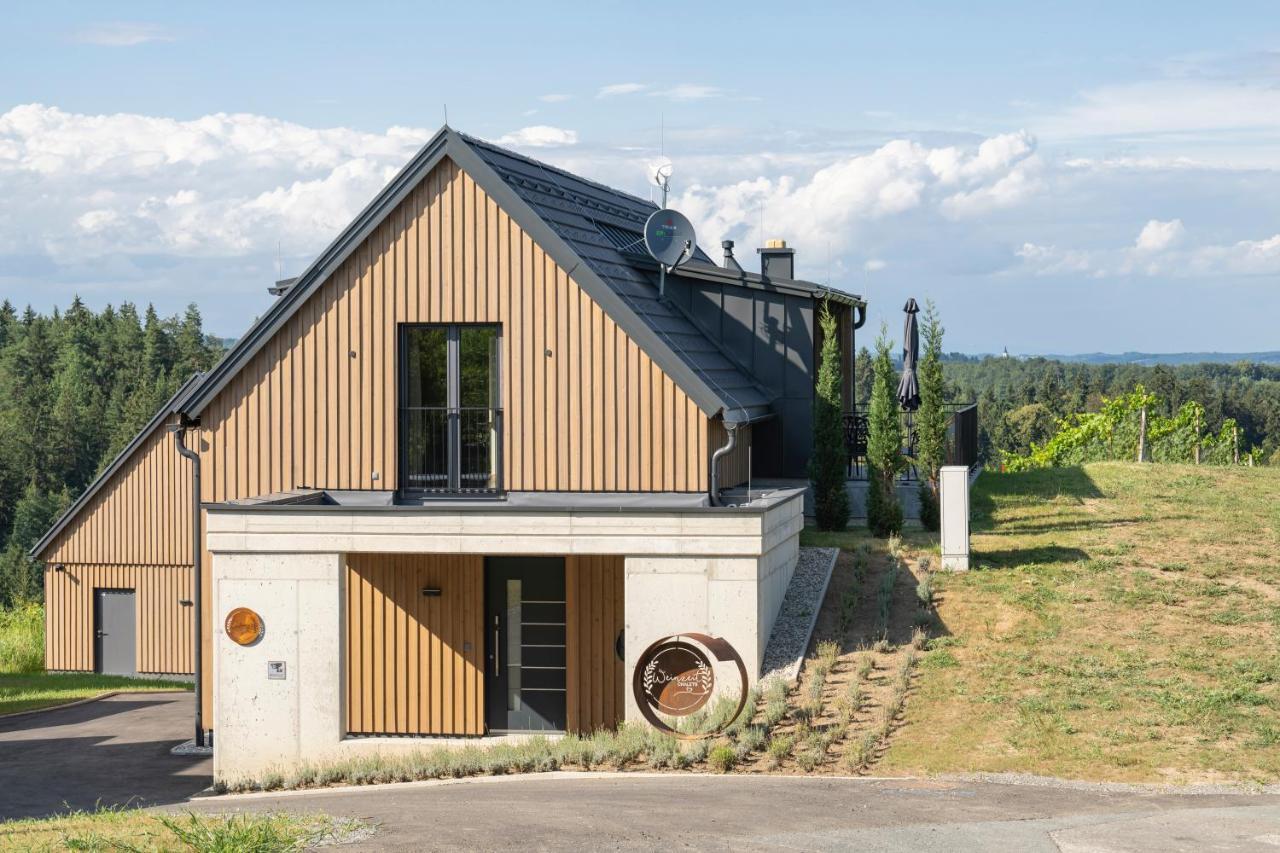 Weinzeit Chalets Gamlitz Exterior photo